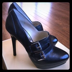 MICHAEL Michael Kors size 7M Black Heels